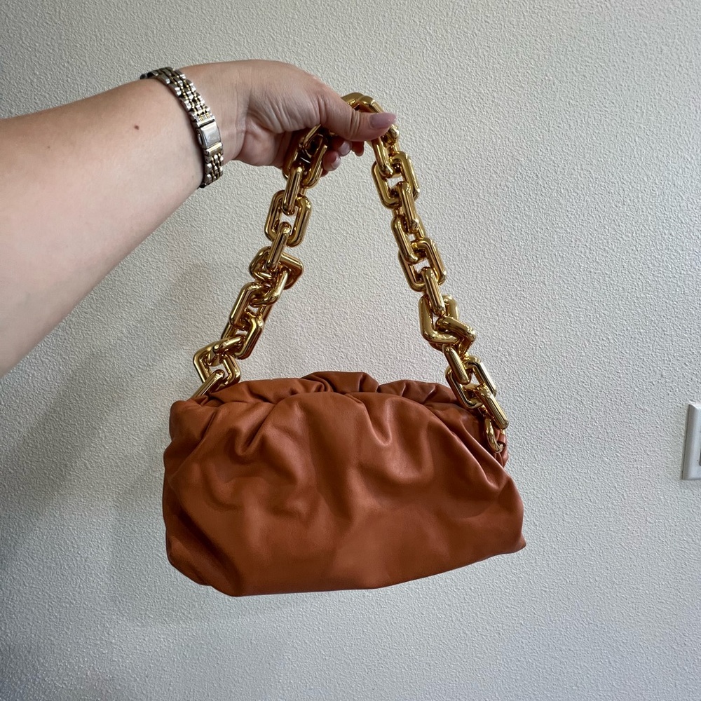Bottega Veneta - The Chain Pouch Leather Clutch